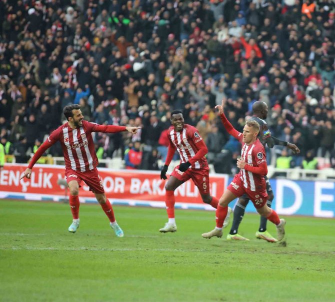 Sivasspor, Fiorentina’ya Konuk Olacak