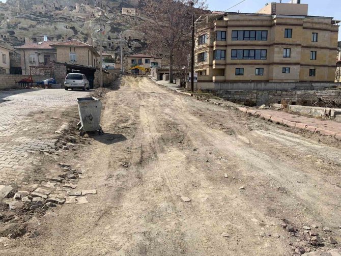 Ürgüp’te Yol Bakım-onarım Ve Çevre Düzenleme Çalışmaları Devam Ediyor