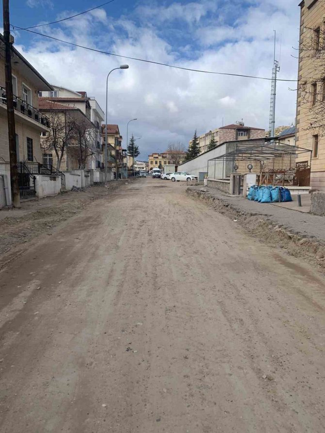 Ürgüp’te Yol Bakım-onarım Ve Çevre Düzenleme Çalışmaları Devam Ediyor