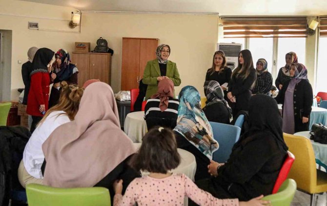 Van’daki Depremzede Kadınlar ‘8 Mart’ta Unutulmadı