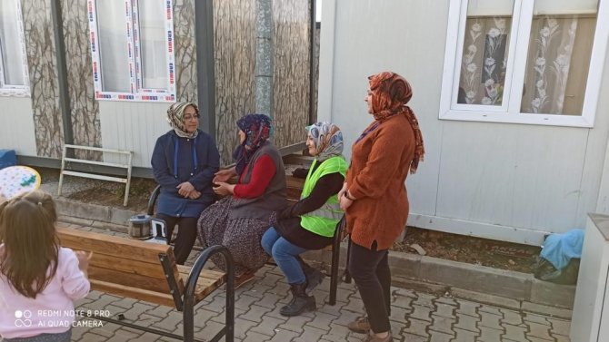 Mahire Teyze: "Devlet Yok Diyeni Allah Kör Eder"