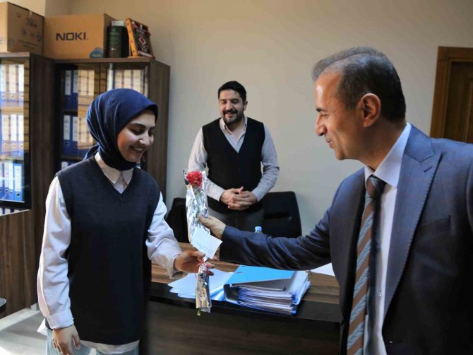 Vaski̇’de Çalışan Kadın Personeller Unutulmadı