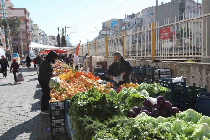 Bayraklı’da Ücretsiz Pazar Servisi Dönemi