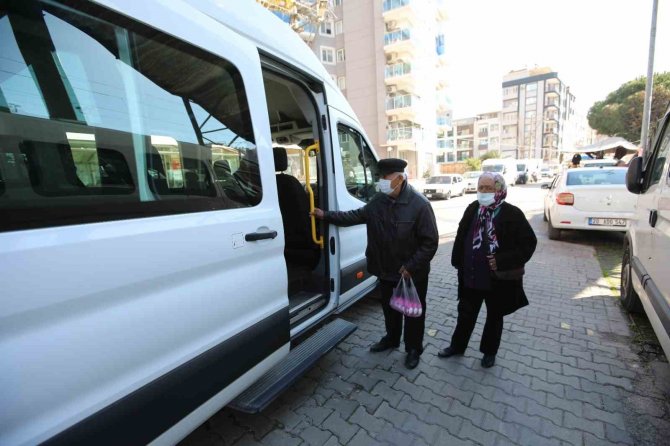 Bayraklı’da Ücretsiz Pazar Servisi Dönemi