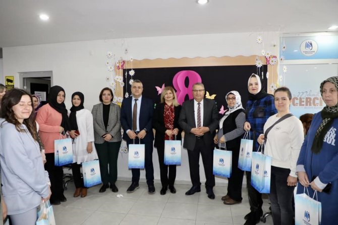 Başkan Çerçi Kursiyerlerin Kadınlar Gününü Kutladı