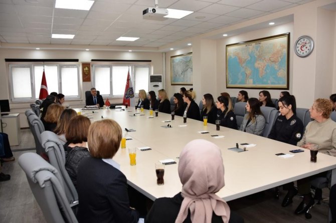 Aktaş Kadın Personellerin Gününü Kutladı