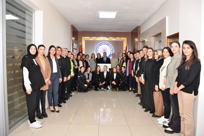 Aktaş Kadın Personellerin Gününü Kutladı