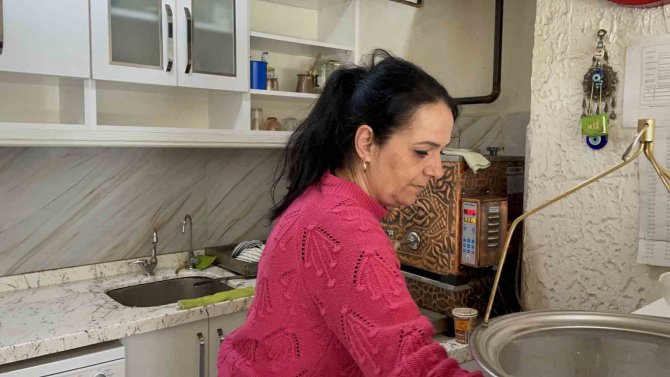 Üç Yıl Önce Devraldığı Çay Ocağını İşleterek Geçimini Sağlıyor