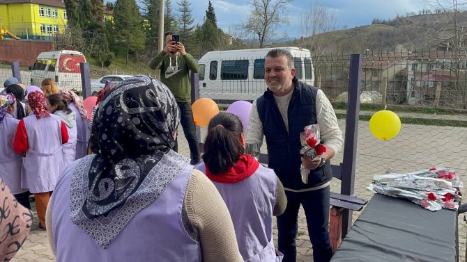 Tekstil Çalışanları ‘Kadınlar Gününü’ Oynayarak Kutladı