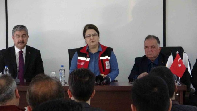 Bakan Yanık: "Üretim Devam Ederse Sosyal İyileşme Hızlıca Başlar"