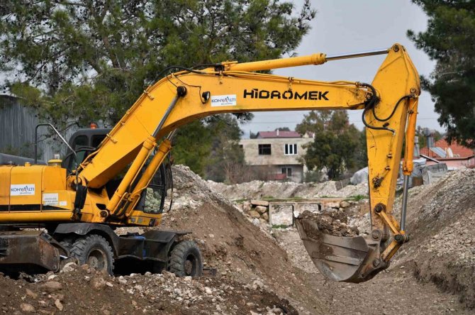 Konyaaltı’nda Temel Hizmetler Aralıksız Sürüyor