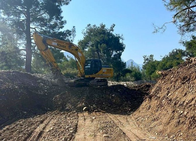 Konyaaltı’nda Temel Hizmetler Aralıksız Sürüyor