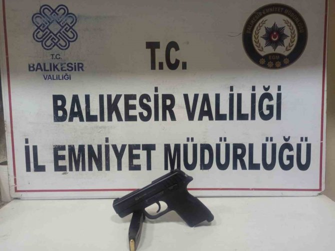 Balıkesir’de Polis 50 Aranan Şahsı Yakaladı