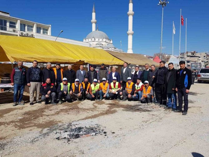 Bayat Belediyesi’nden Depremzedelere Dolma İkramı