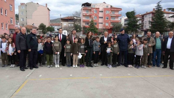 Bigadiç Belediyesi 15 Bin Fidan Öğrencilerle Buluşturdu