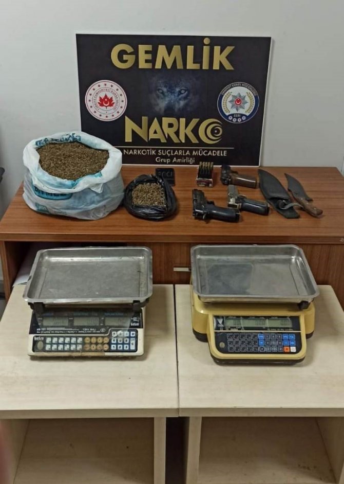 Gemlik’te Uyuşturucu Tacirine Şok Operasyon: 2 Kilo 15 Gram Esrar Yakalandı