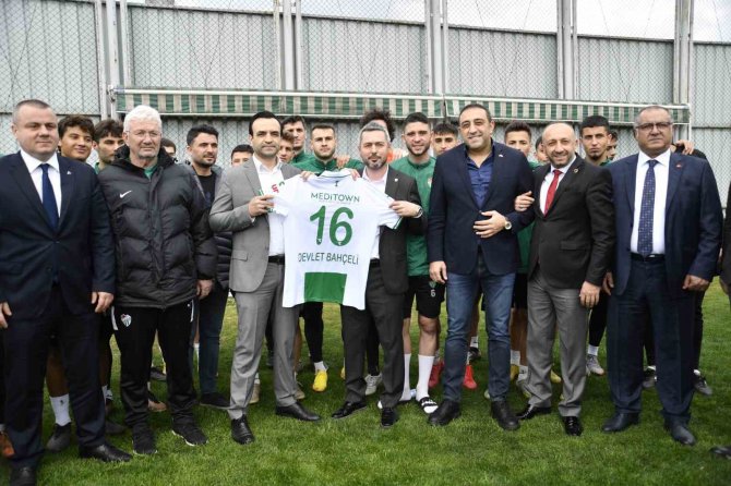 Bursaspor’dan Devlet Bahçeli’ye Forma