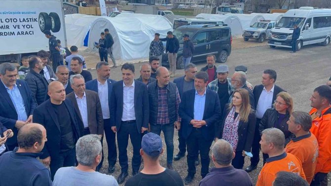 Chp Milletvekilleri Deprem Bölgesinde İncelemelerde Bulundu