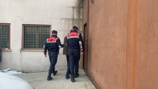 Aranan 2 Hükümlü Yakayı Ele Verdi