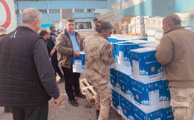 Çektiği Video İle Deprem Bölgesine Yardım Topladı