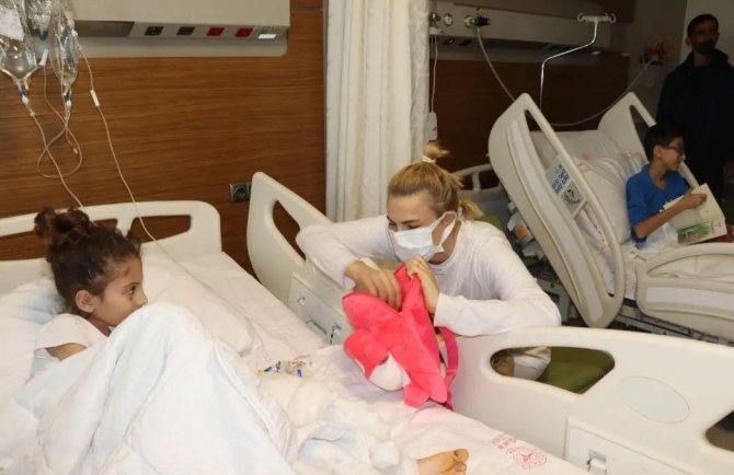 Dizi Oyuncuları Depremzede Çocuklarını Unutmadı