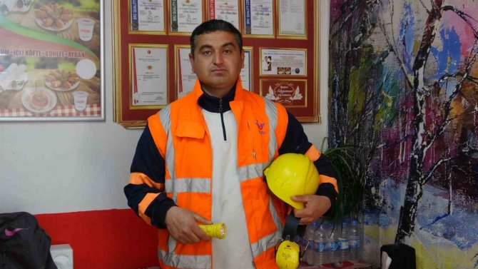 Yüzde 52 Duyma Engelli Olmasına Rağmen Enkazdan 7 Can Kurtardı