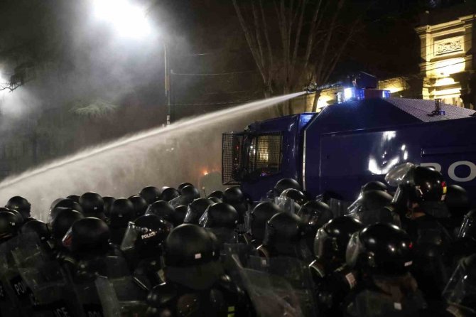 Gürcistan Parlamentosu "Yabancı Etkinin Şeffaflığı" Yasasını Geri Çekti