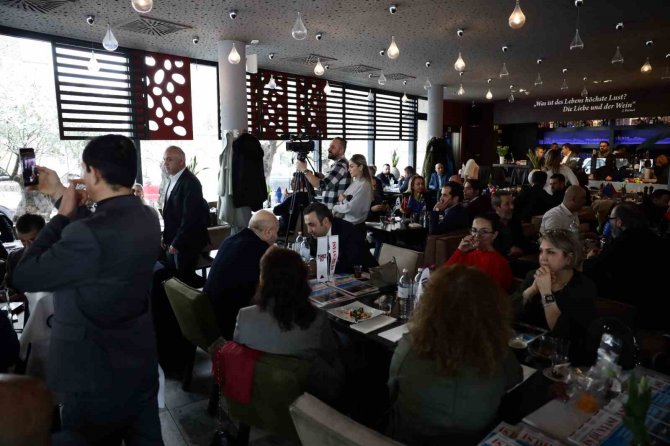 Türkiye’de İ̇ş Dünyası Dergisi, İş Adamlarını Düsseldorf’ta Bir Araya Getirdi