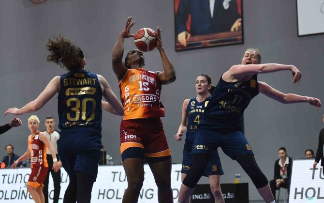 Ing Kadınlar Basketbol Süper Ligi: Galatasaray: 62 - Fenerbahçe: 80