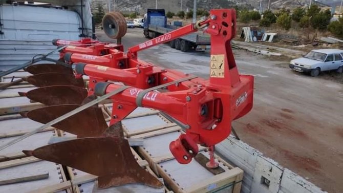 İ̇nternetten Pulluk Alan Çiftçiyi 18 Bin Lira Dolandırdılar