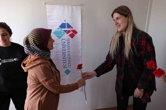 Deprem Bölgesinde Kadınlara Eğitim