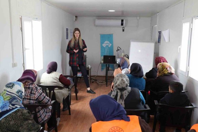 Deprem Bölgesinde Kadınlara Eğitim