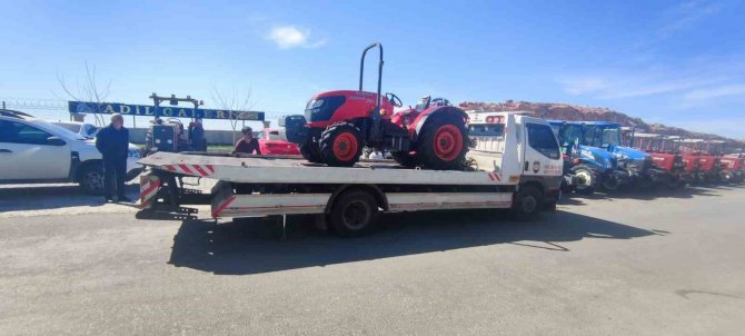 Isparta’da Çalınan Traktör 3 Ayrı İlde Satıldı, Şanlıurfa’da Bulundu