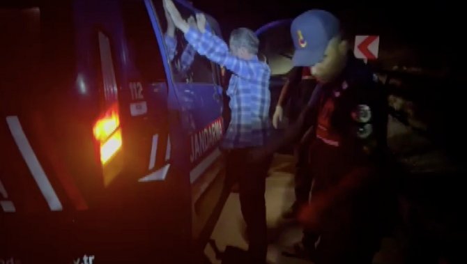 ’Onunla Ne Konuştunuz?’ Dedikten Sonra Olan Oldu, İki Çocuğunun Gözü Önünde Tabancasını Ateşledi