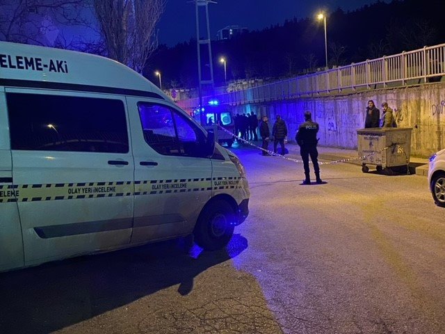 Küçükçekmece’de Vurulan Kişi 3 Metrelik Duvardan Aşağıya Atıldı