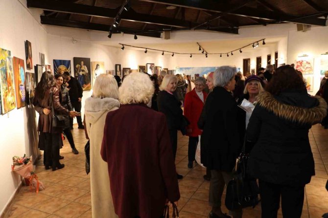 "Ve-kadın Yeni Baştan" Sergisi Sanatseverlerle Buluştu