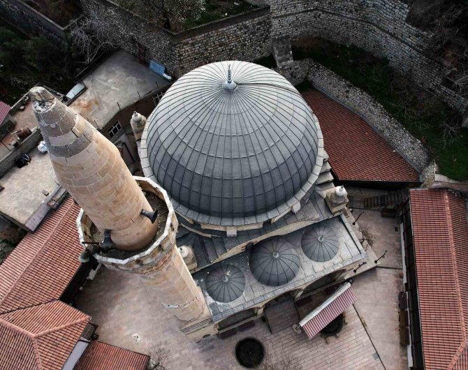 Depremden Önce Turist Akınına Uğruyordu, Şimdilerde Yanından Korkarak Geçiliyor