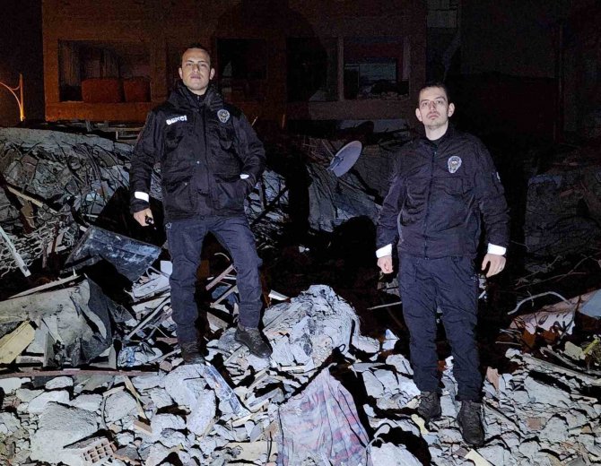 Aydın Emniyeti Deprem Bölgesinde Huzur Ve Güvenlik İçin Görev Yapıyor