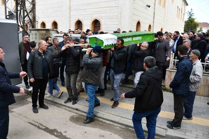 Kalp Krizi Sonucu Vefat Eden Okul Müdürü Toprağa Verildi