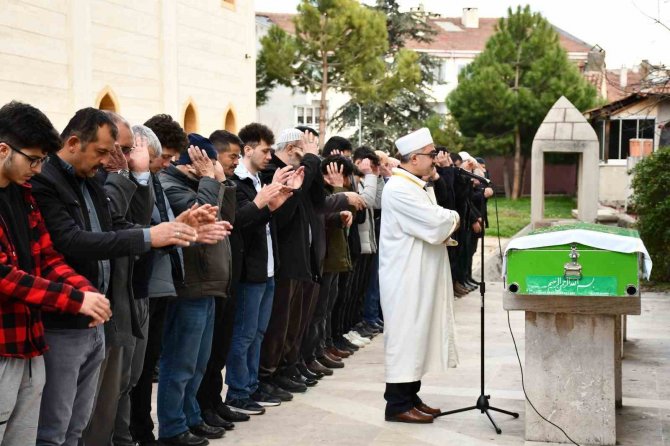 Kalp Krizi Sonucu Vefat Eden Okul Müdürü Toprağa Verildi