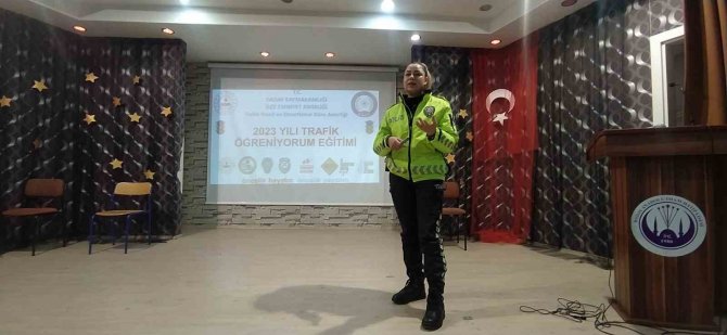 Kastamonu’da Muhtarlara Trafik Eğitimi