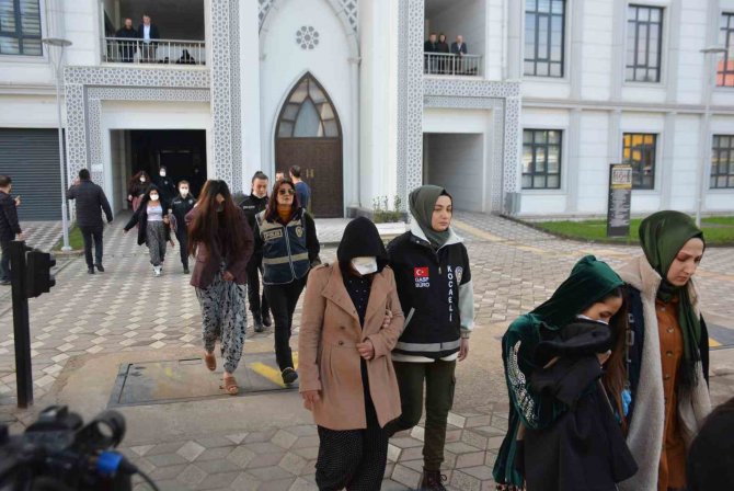 ’Altın Kızlar’ Baltayı Taşa Vurdu: 8 Milyonluk Vurgununun Şüphelileri Adliyede