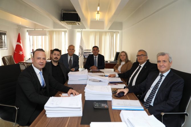 Burhaniye Belediyesi Denetim Komisyonu Çalışmalarına Devam Ediyor