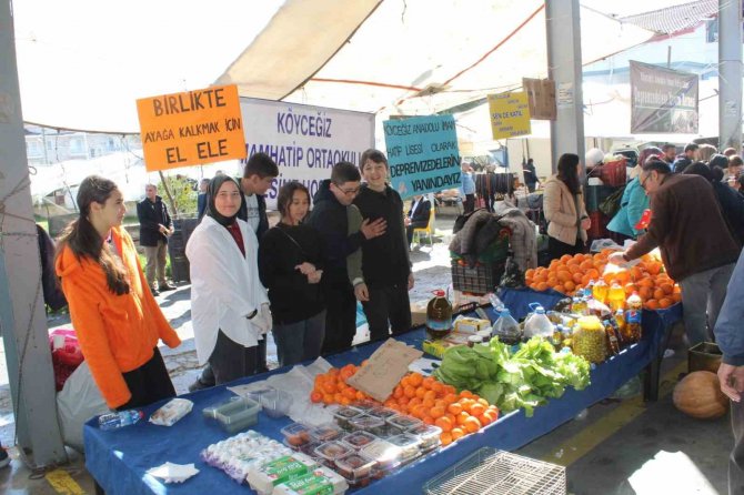 Köyceğiz’de Depremzedeler Yararına Pazarda Satış Gerçekleştirildi