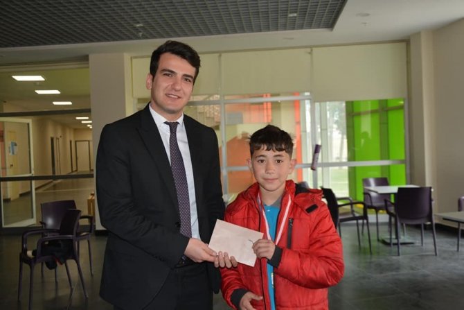 Selendi’de ’Zeka Küpleri’ Ödüllendirildi