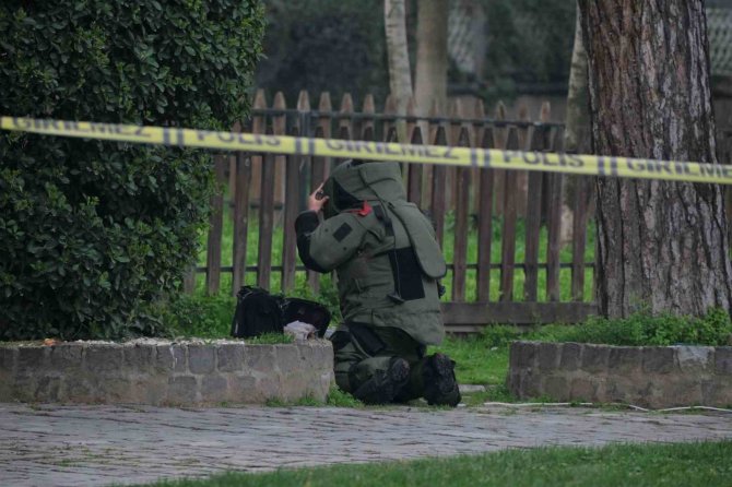 Manisa’da Şüpheli Valizden Sucuk Ve Kıyafet Çıktı