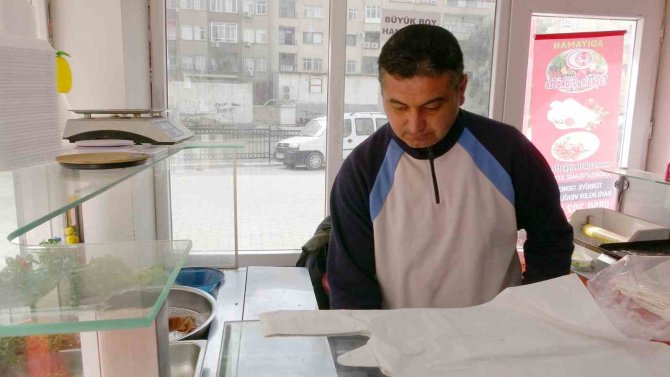 Yüzde 52 Duyma Engelli Olmasına Rağmen Enkazdan 7 Can Kurtardı