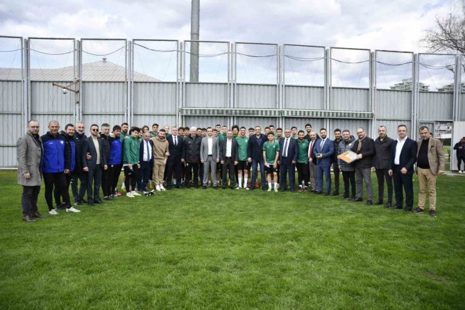 Bursaspor’dan Devlet Bahçeli’ye Forma