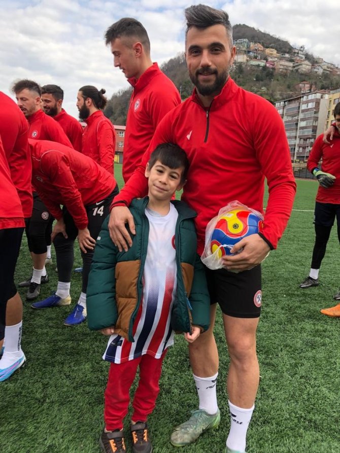 Anaokulu Öğrencileri Deprem Bölgesine Eşya Gönderdi