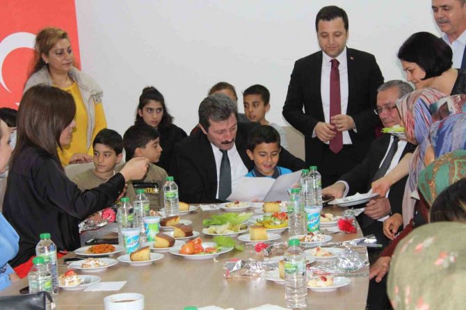 Vali Tavlı, Menteşe’deki Depremzedeler İle Bir Araya Geldi